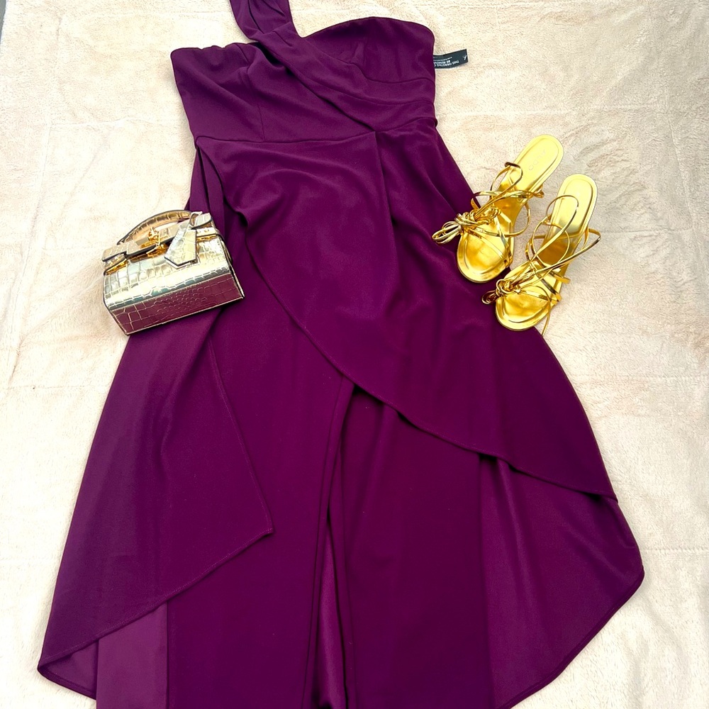 Jumpsuit, dress, it’s both rolled into one. Date night, wedding, wardrobe key!